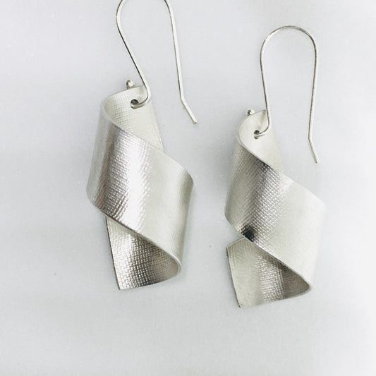Cleaning Silver, cleaning silver jewellery, cleaning silver rings, 